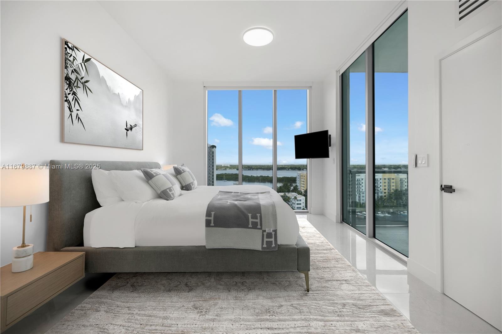 ELOQUENCE ON THE BAY COND - Residential