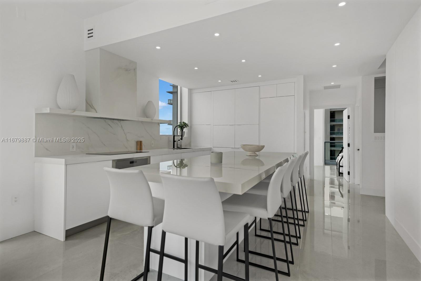 ELOQUENCE ON THE BAY COND - Residential