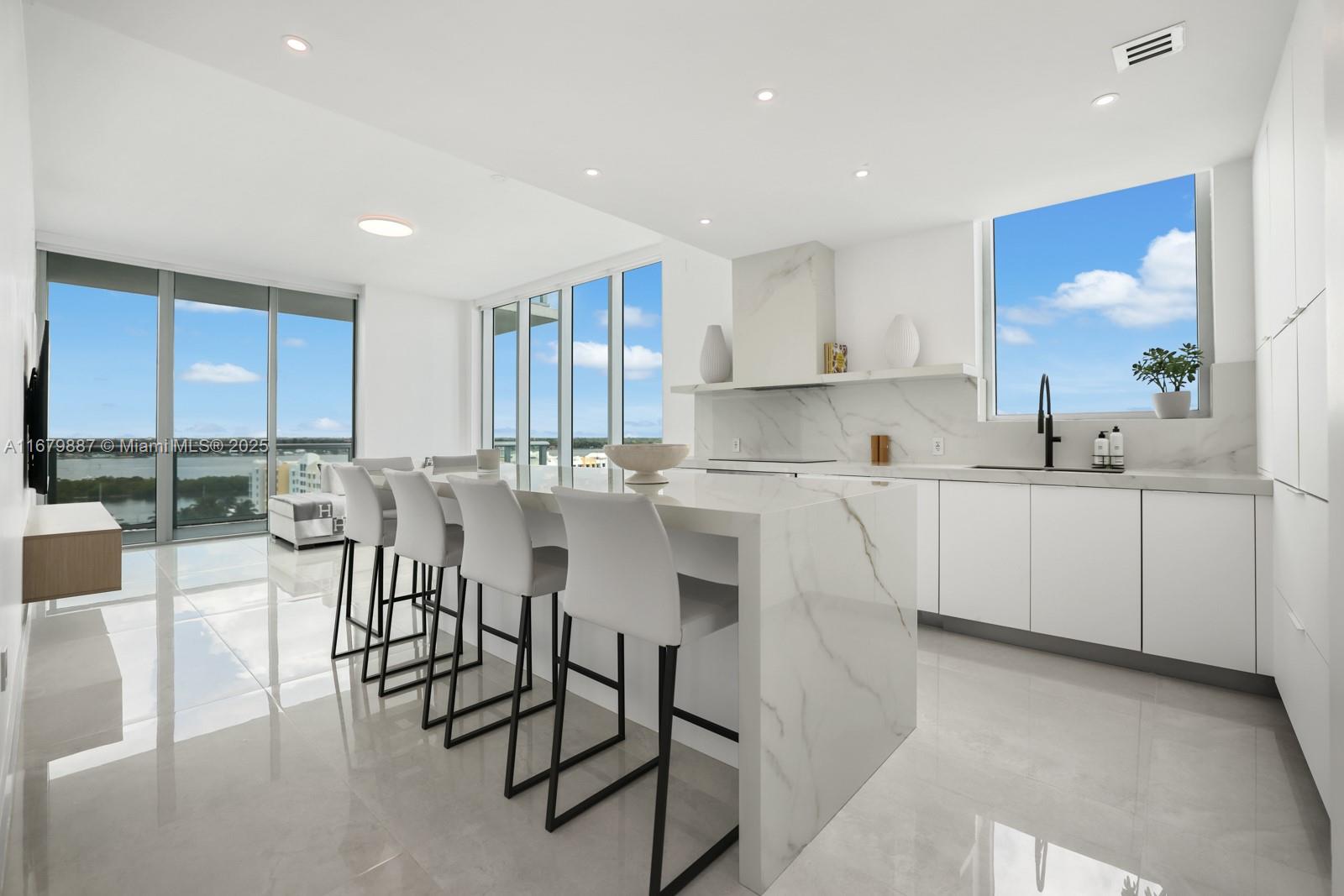 ELOQUENCE ON THE BAY COND - Residential