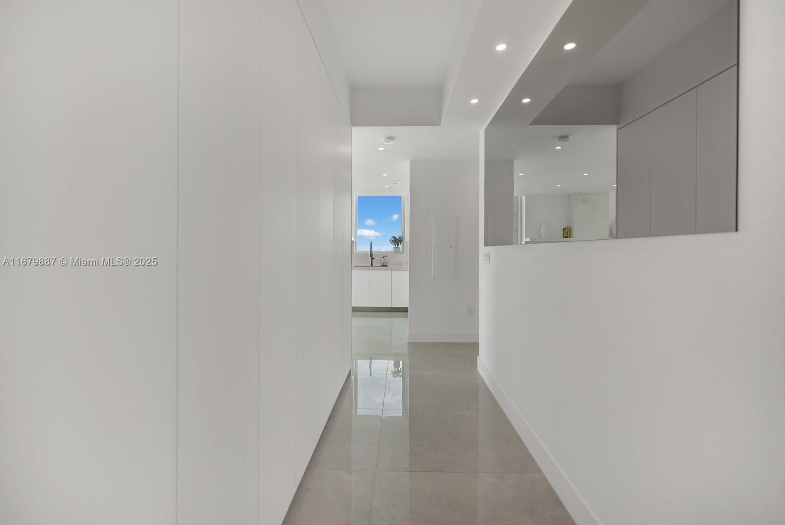 ELOQUENCE ON THE BAY COND - Residential