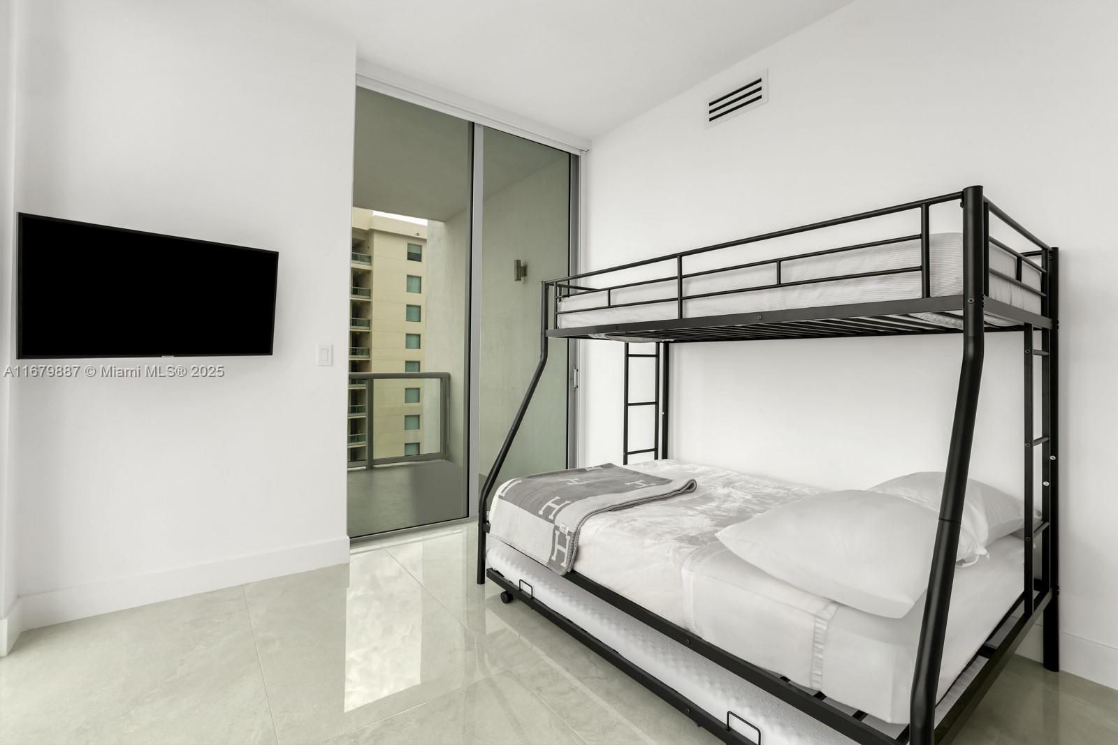 ELOQUENCE ON THE BAY COND - Residential