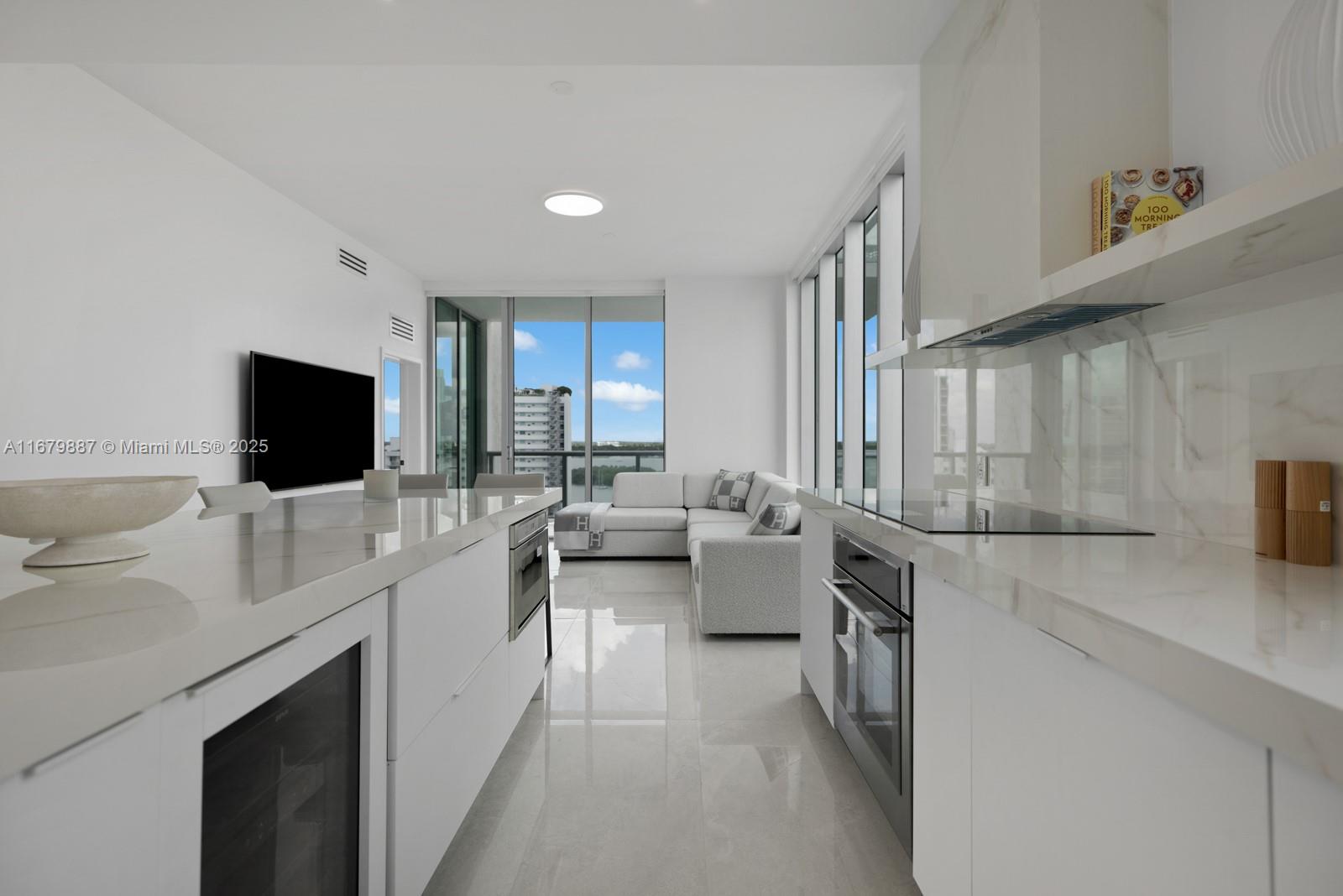 ELOQUENCE ON THE BAY COND - Residential