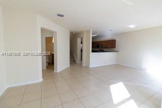 ST MAARTEN AT GRAND BAY C - Residential Lease