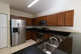 ST MAARTEN AT GRAND BAY C - Residential Lease