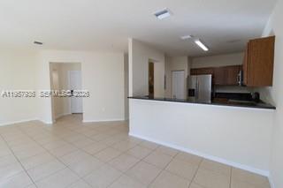 ST MAARTEN AT GRAND BAY C - Residential Lease