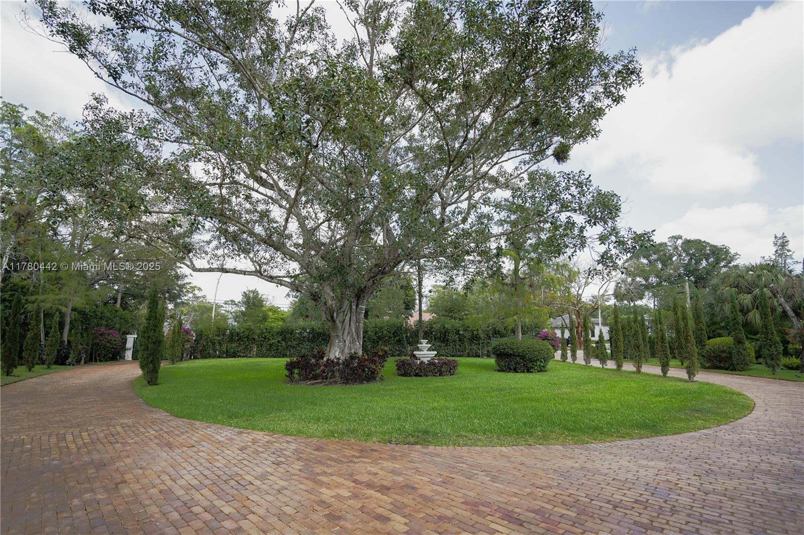 5251 NW 80th Ter