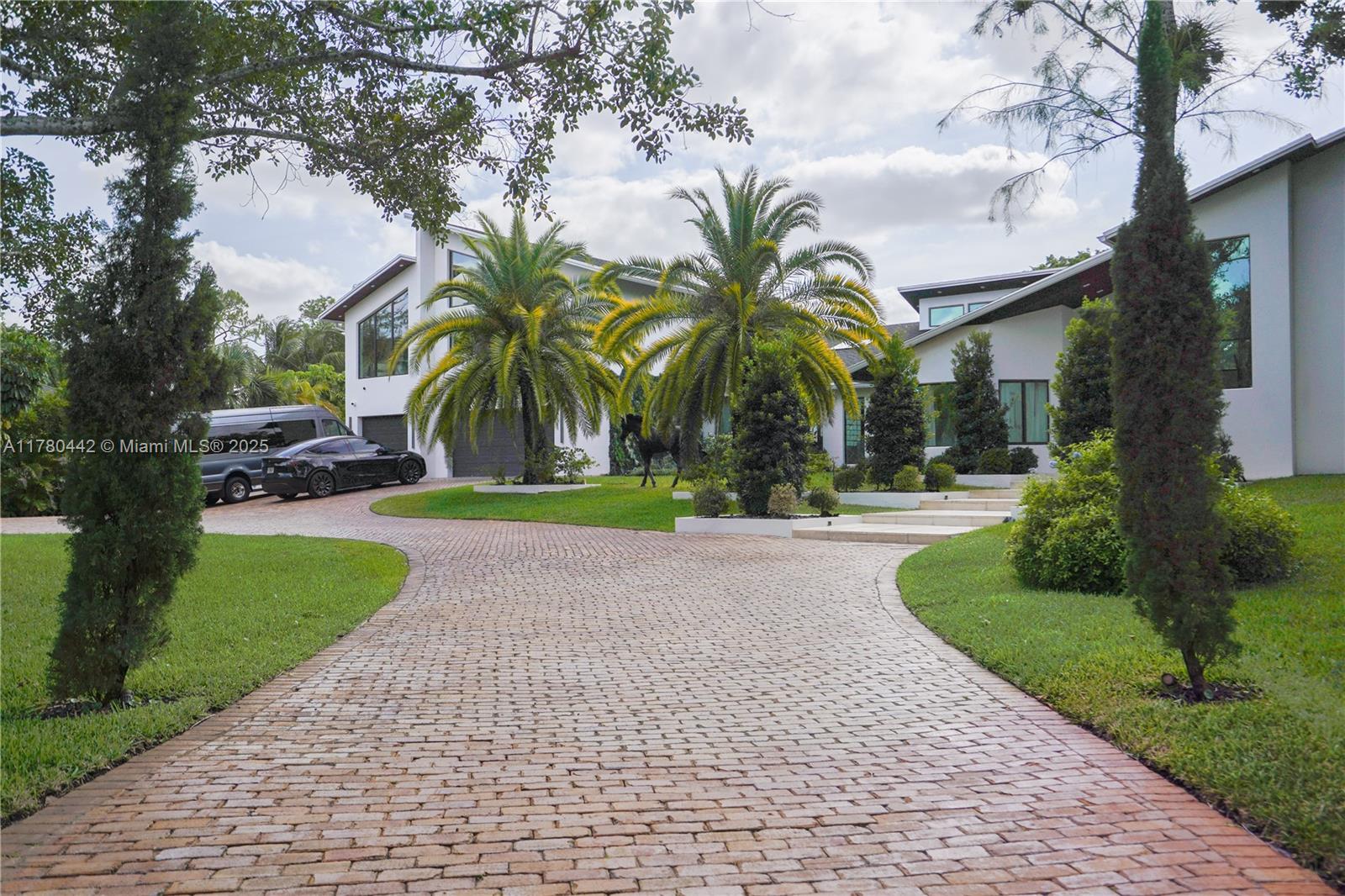 5251 NW 80th Ter