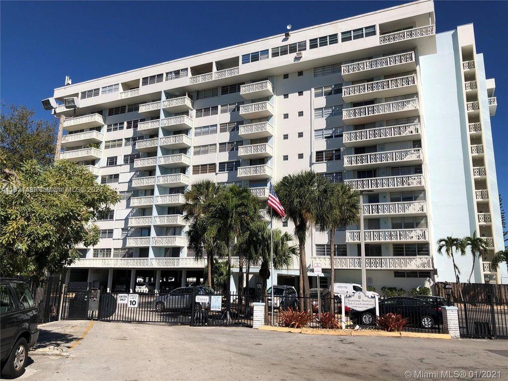 Enjoy wonderful water views in this spacious one-bedroom, one-and-a-half-bath unit. The building is quiet, within a gated complex, and comes with assigned parking, a pool, and laundry facilities.