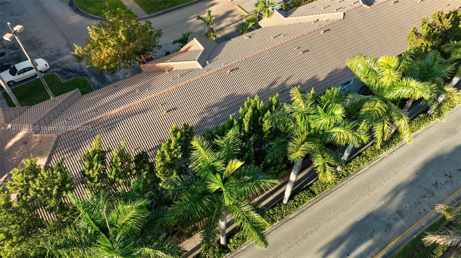 SHOMA TOWNHOMES AT KEYSCO - Residential