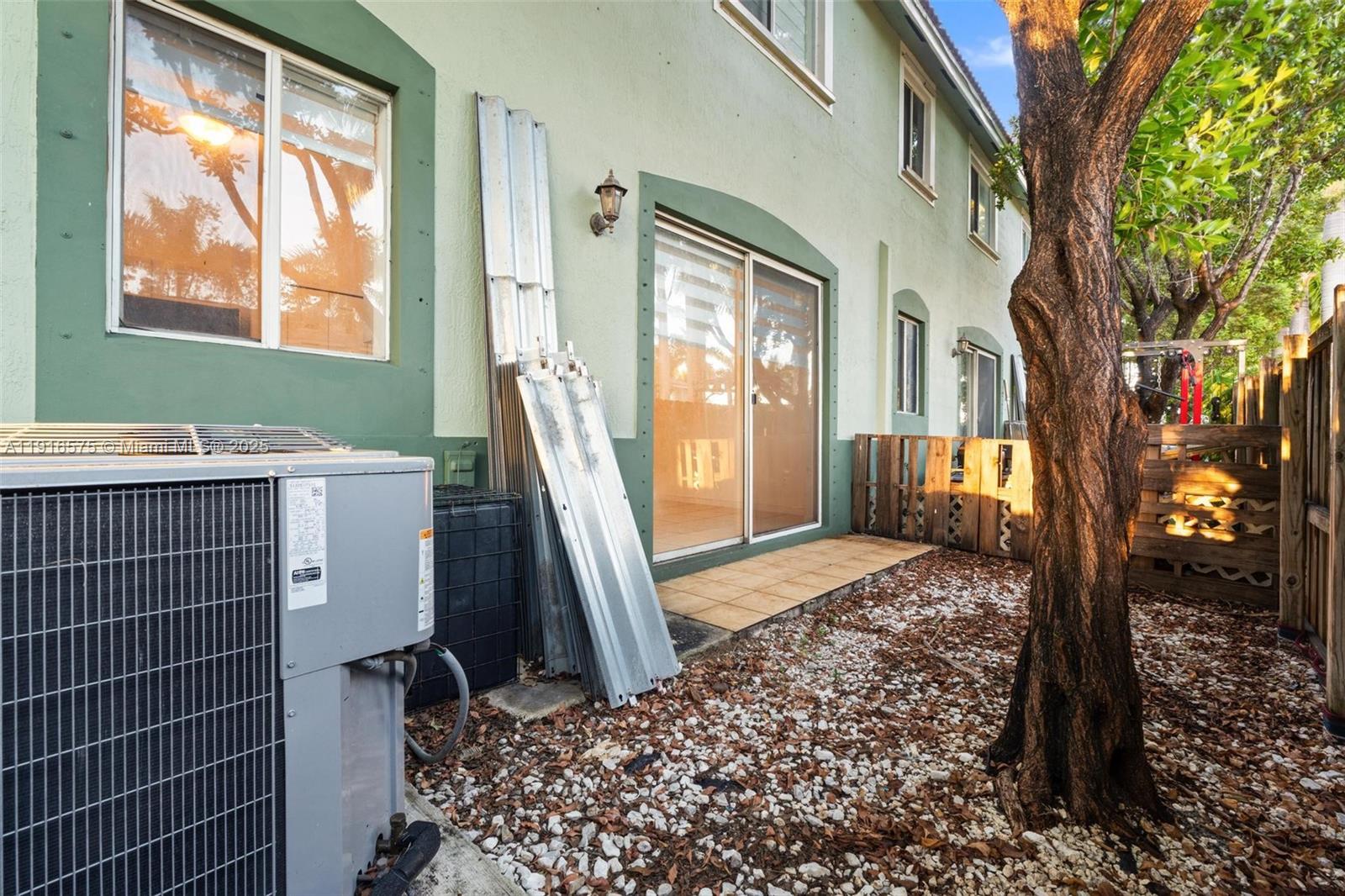 SHOMA TOWNHOMES AT KEYSCO - Residential