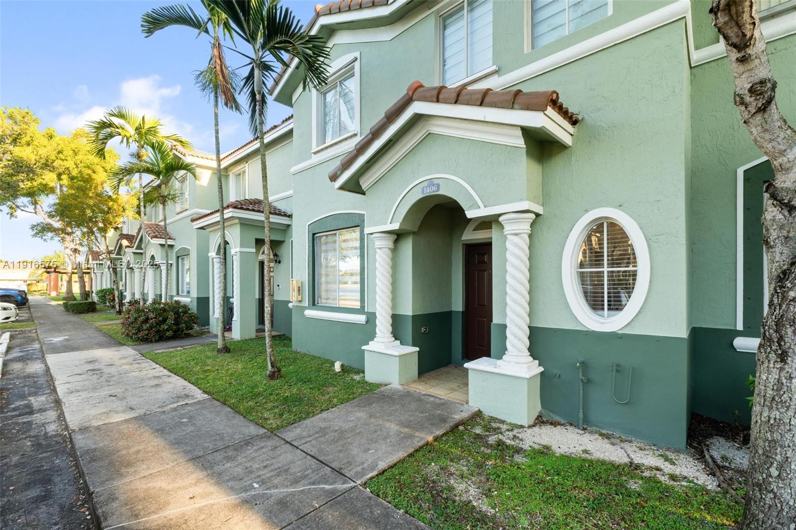 SHOMA TOWNHOMES AT KEYSCO - Residential