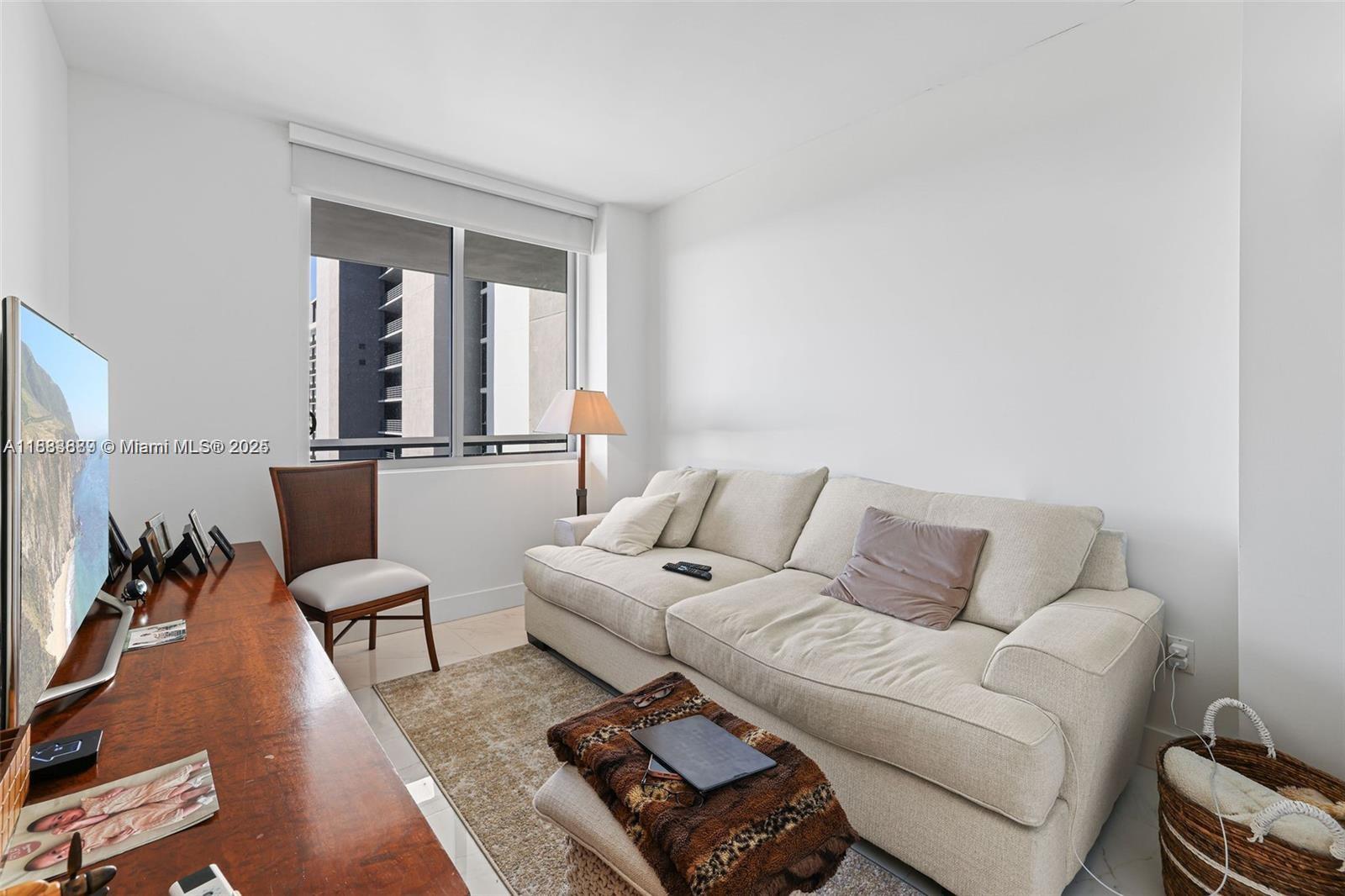 THE HARBOUR SOUTH CONDO - Residential Lease