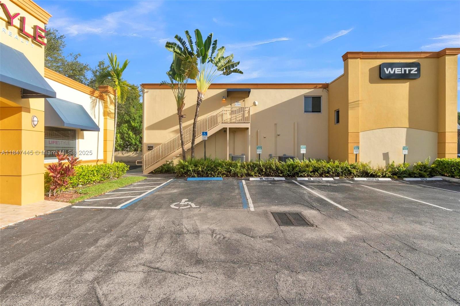 Modern 853 SF Office Space – Prime Location on Andrews Ave & Davie Rd!
Located on the second floor, this bright and quiet office suite offers 853 square feet of professional space, including one private office. Ideally situated near Downtown Fort Lauderdale, the courthouse, hospital, ports, and major highways. Enjoy easy access and ample rear parking. Electrical, water, and trash services are included in the operating expenses, making budgeting simple. Perfect for professionals looking for a clean, modern space in a highly convenient location.