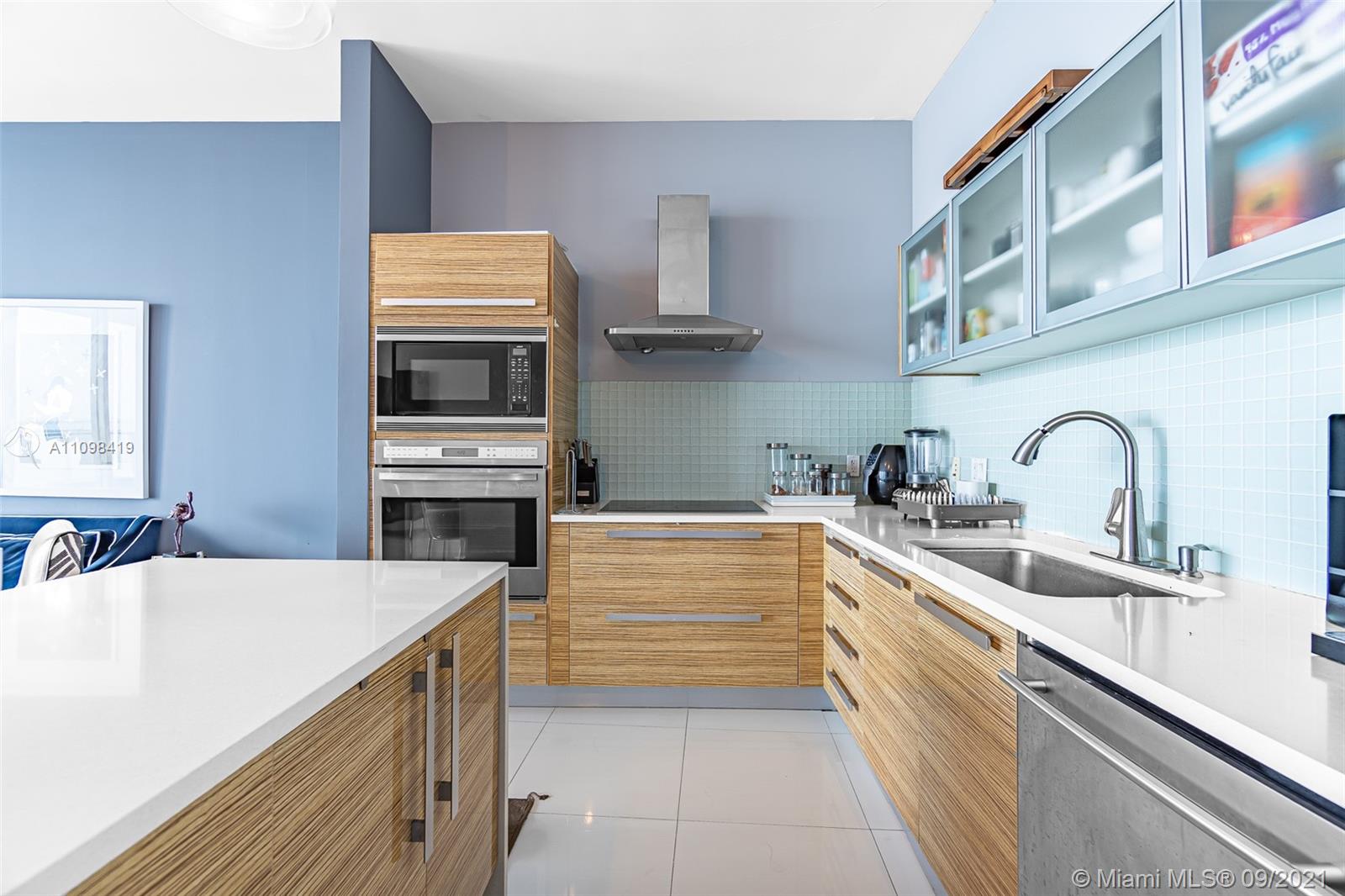 PARAMOUNT BAY CONDO - Residential