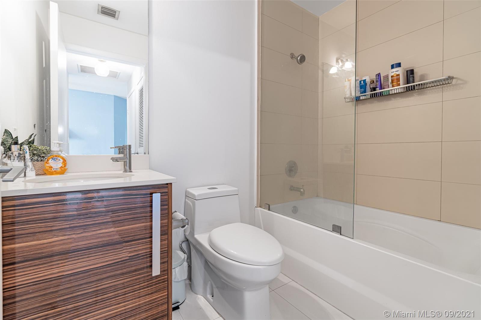 PARAMOUNT BAY CONDO - Residential