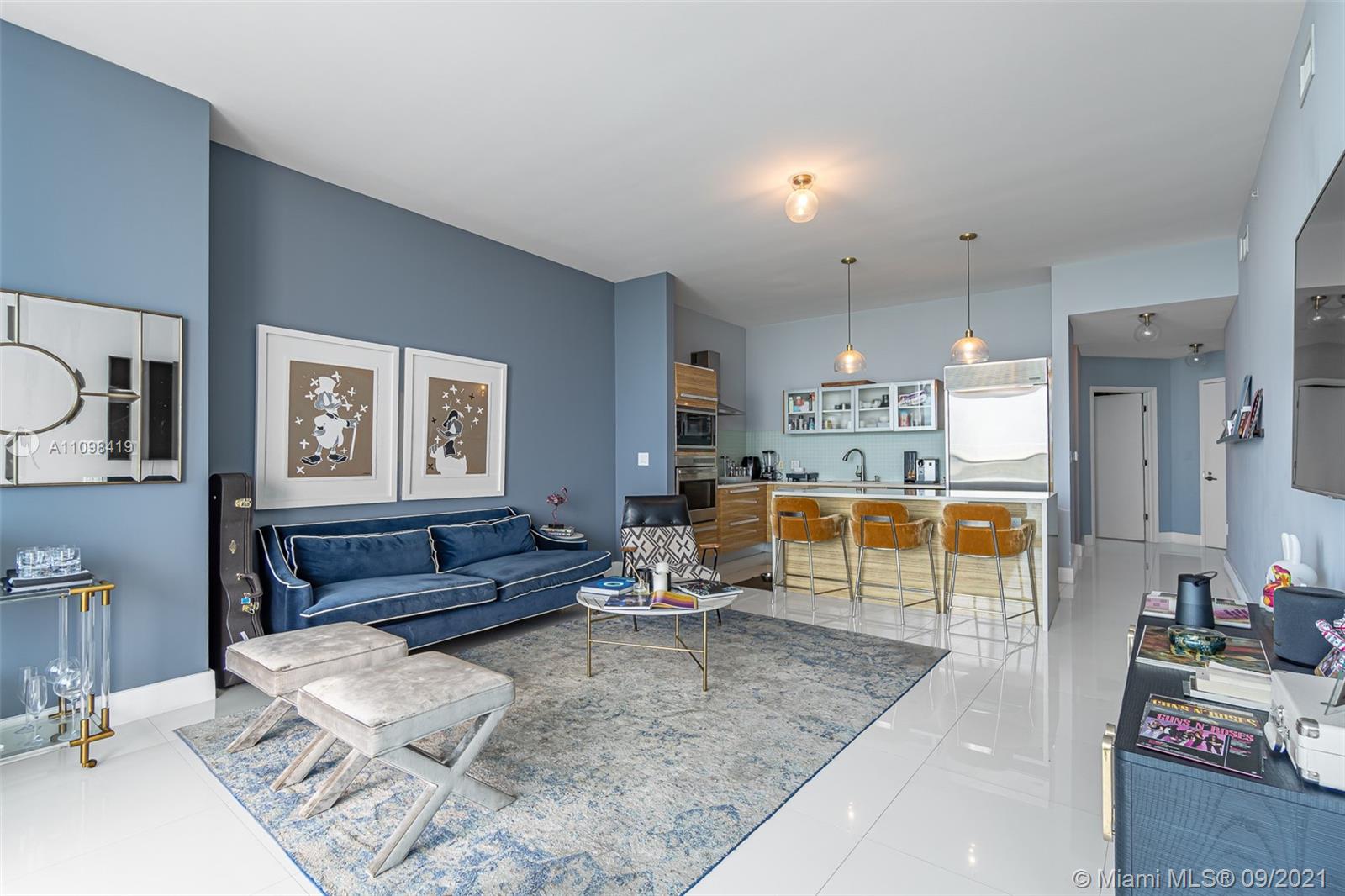 PARAMOUNT BAY CONDO - Residential