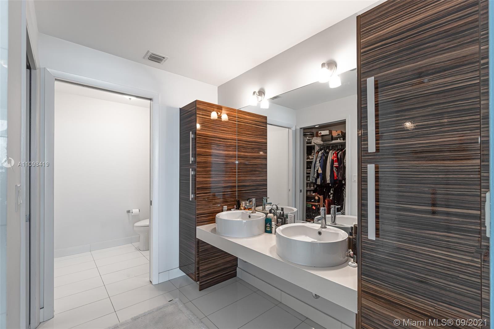 PARAMOUNT BAY CONDO - Residential