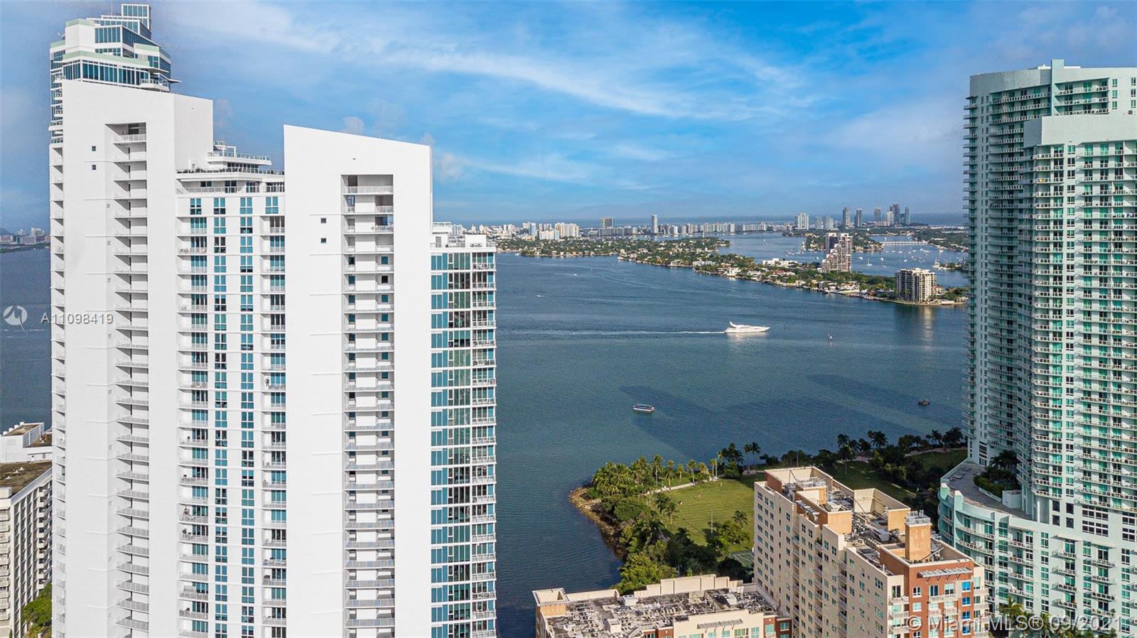 PARAMOUNT BAY CONDO - Residential