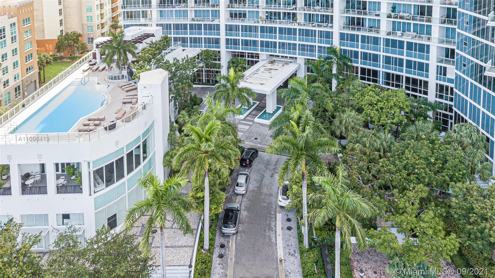 PARAMOUNT BAY CONDO - Residential