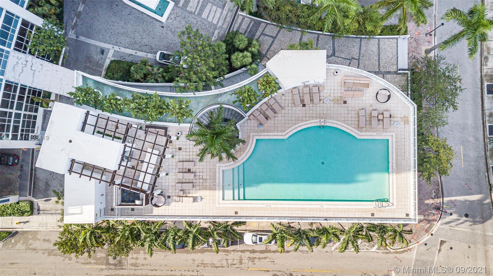 PARAMOUNT BAY CONDO - Residential