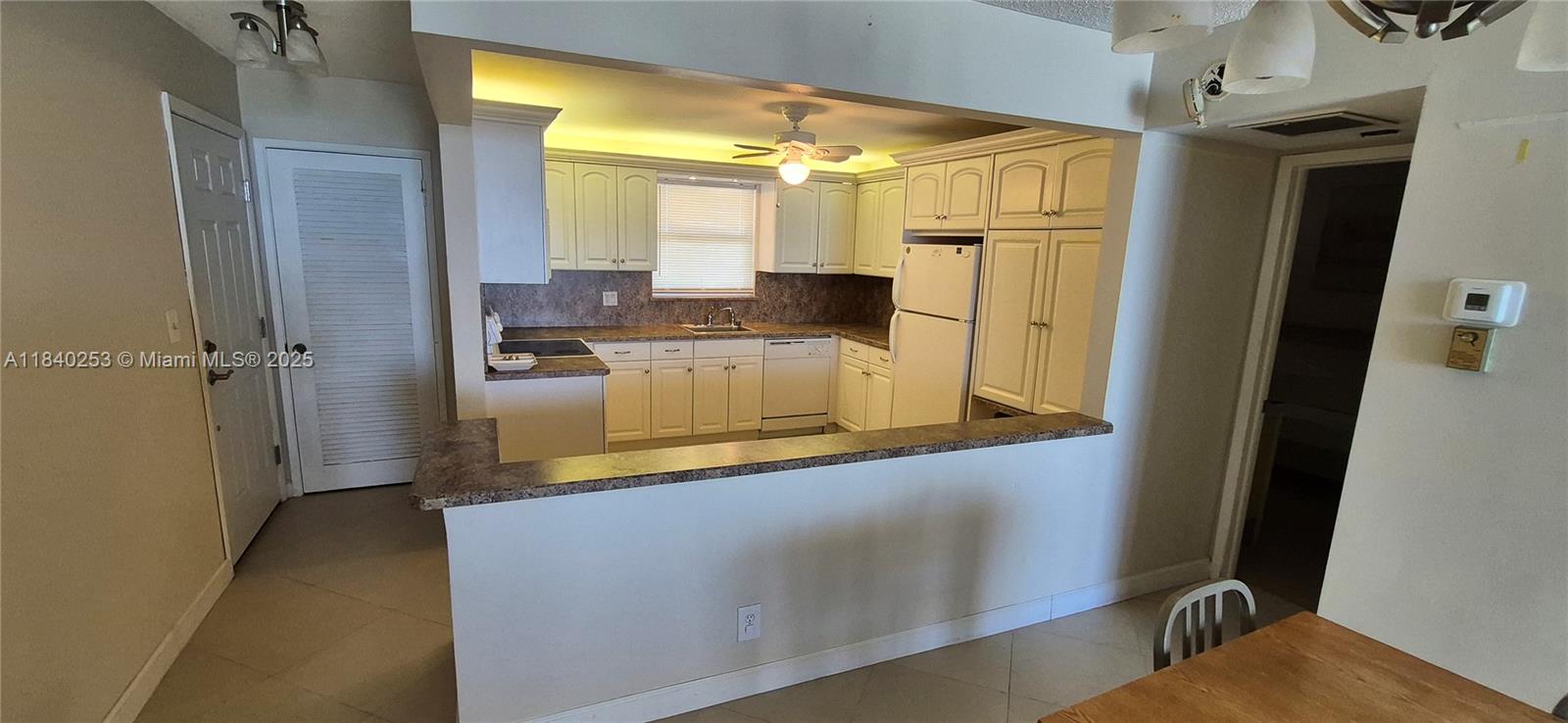 1051 Hillsboro Mile 507E, Hillsboro Beach, FL, 33062/$550,000 2 1051 Hillsboro Mile 507E