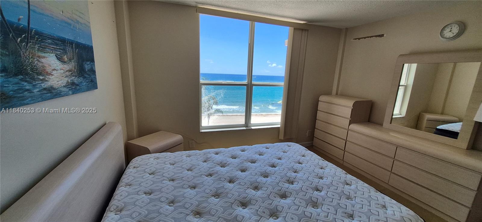 1051 Hillsboro Mile 507E, Hillsboro Beach, FL, 33062/$550,000 4 1051 Hillsboro Mile 507E
