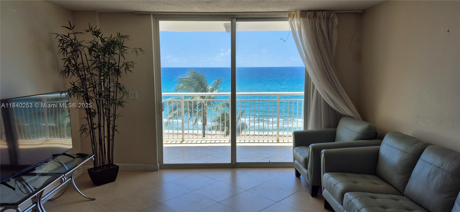 HILLSBORO LE BARON CONDO - Residential
