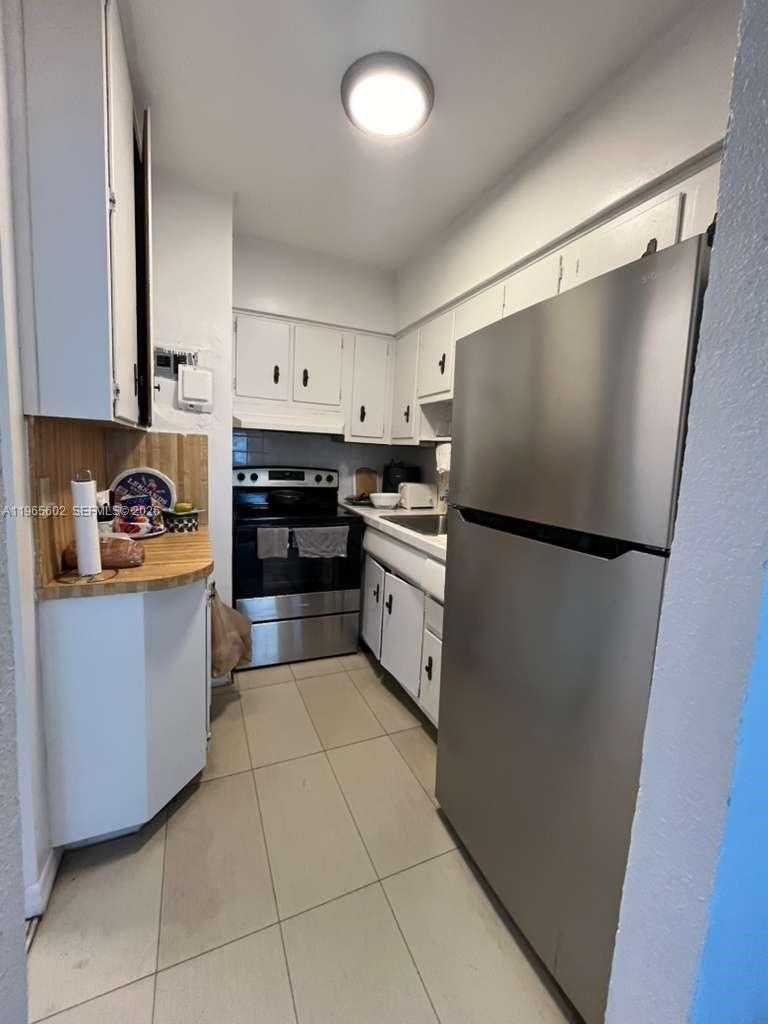 PASADENA GARDEN APARTMENT - Residential