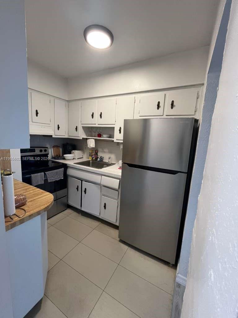 PASADENA GARDEN APARTMENT - Residential