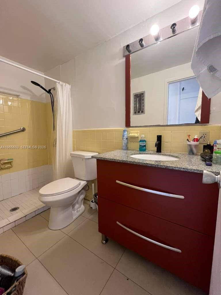 PASADENA GARDEN APARTMENT - Residential