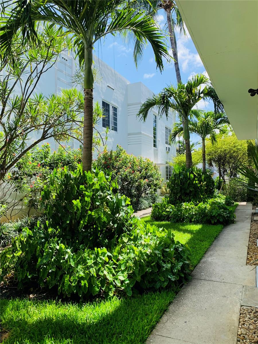 1610 Meridian Ave 02