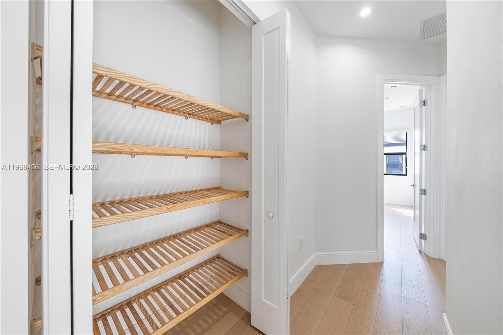 DOWNTOWN DORAL SOUTH PHAS - Residential Lease