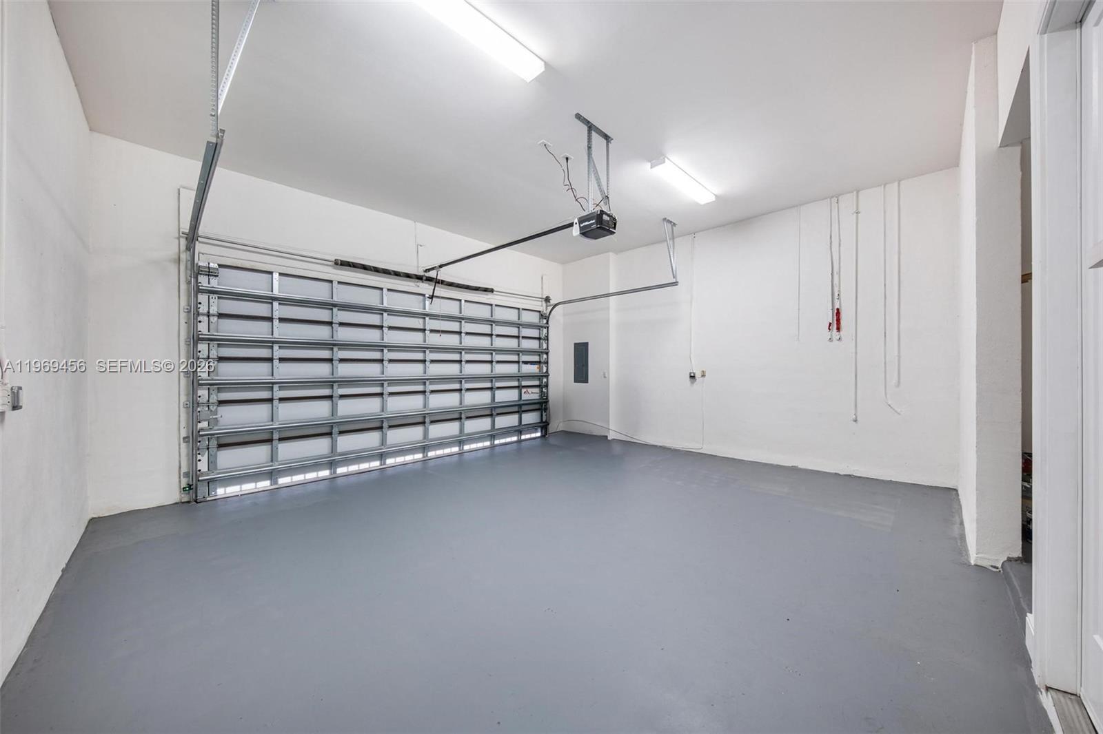 DOWNTOWN DORAL SOUTH PHAS - Residential Lease