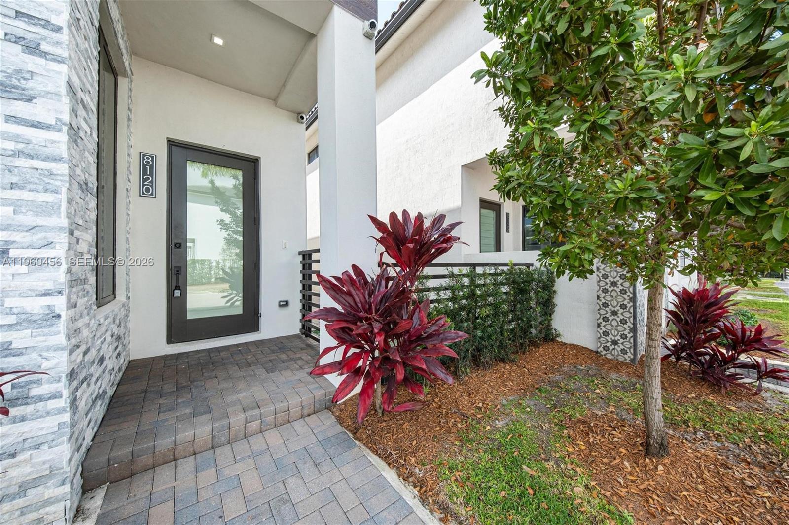 DOWNTOWN DORAL SOUTH PHAS - Residential Lease