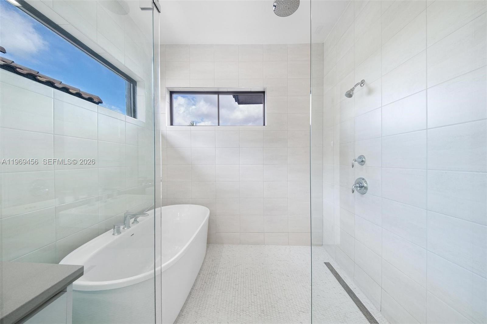 DOWNTOWN DORAL SOUTH PHAS - Residential Lease