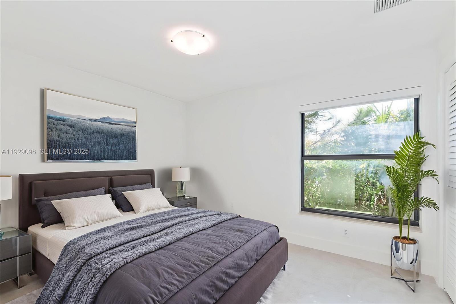 BRIAR LAKE - Residential