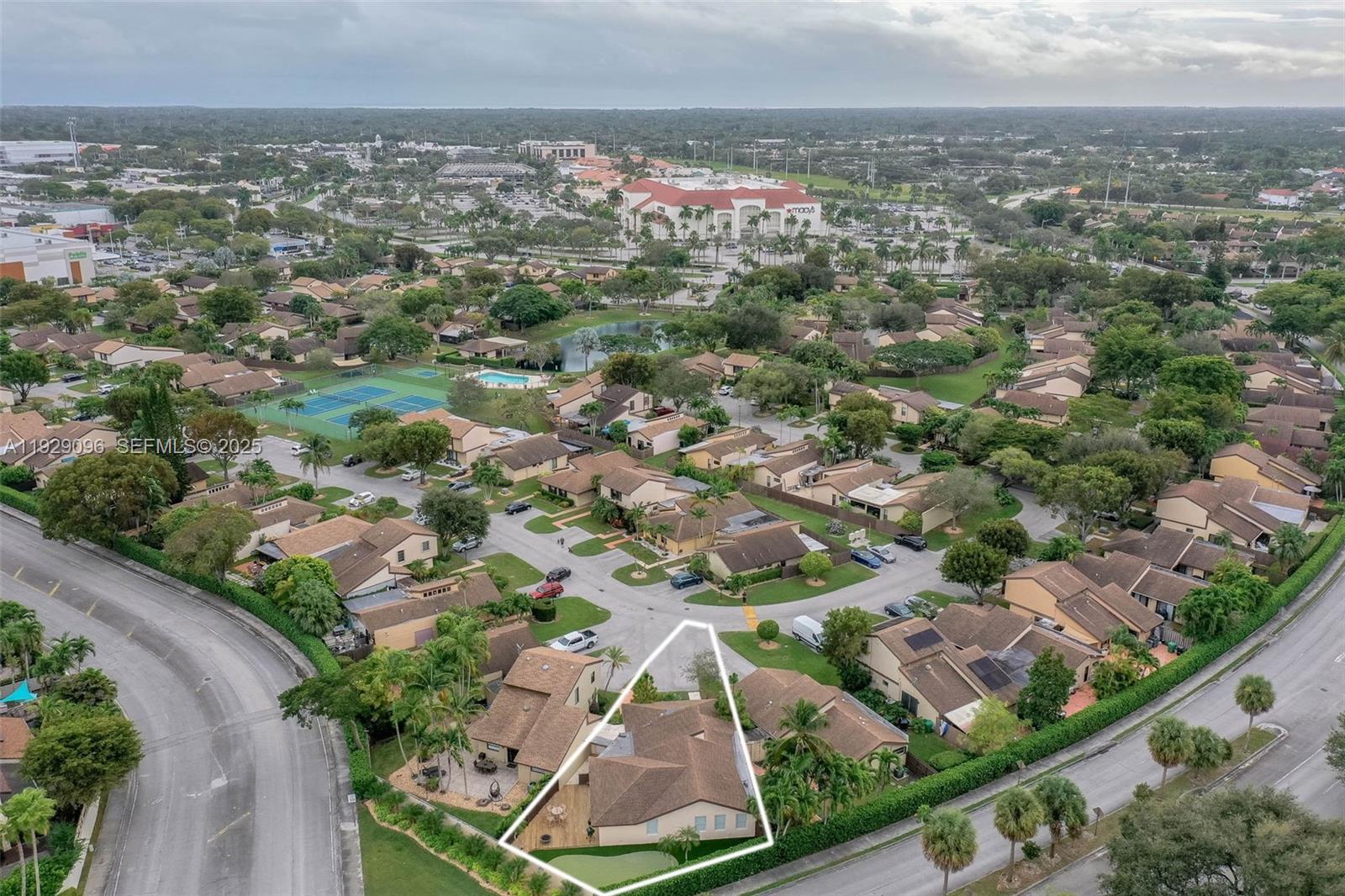 BRIAR LAKE - Residential