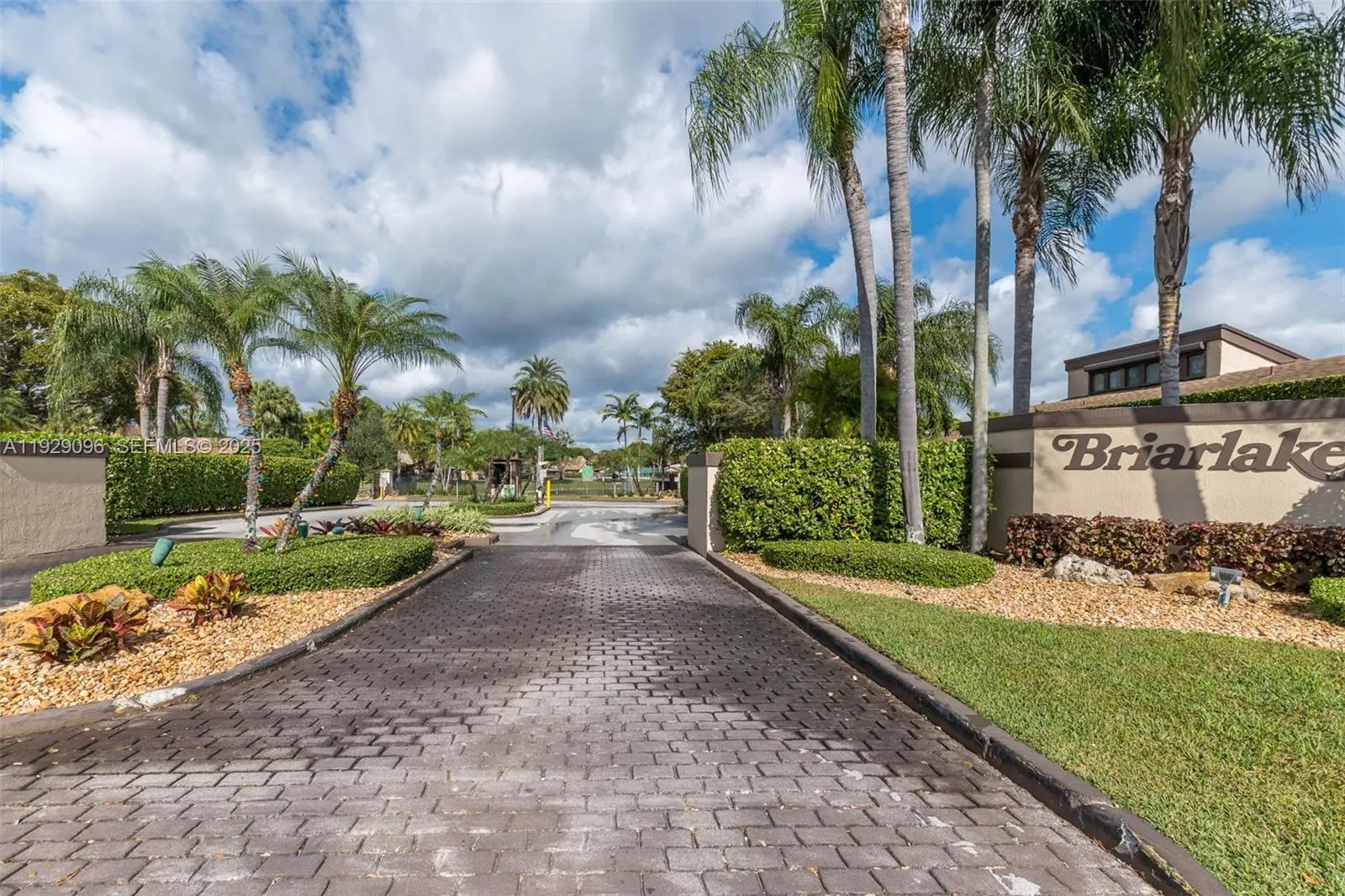 Miami, Florida 33176, United States, 4 Bedrooms Bedrooms, ,2 BathroomsBathrooms,Residential,Active,255144