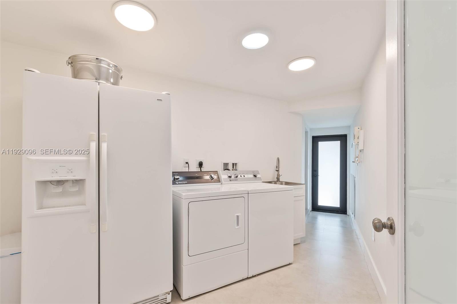 BRIAR LAKE - Residential