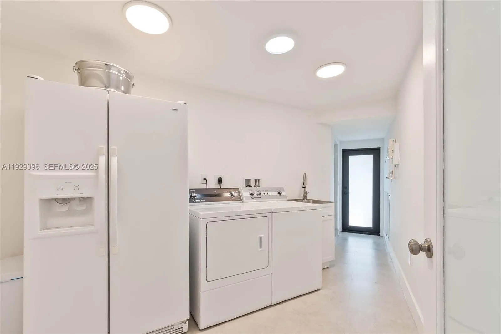 Miami, Florida 33176, United States, 4 Bedrooms Bedrooms, ,2 BathroomsBathrooms,Residential,Active,255144