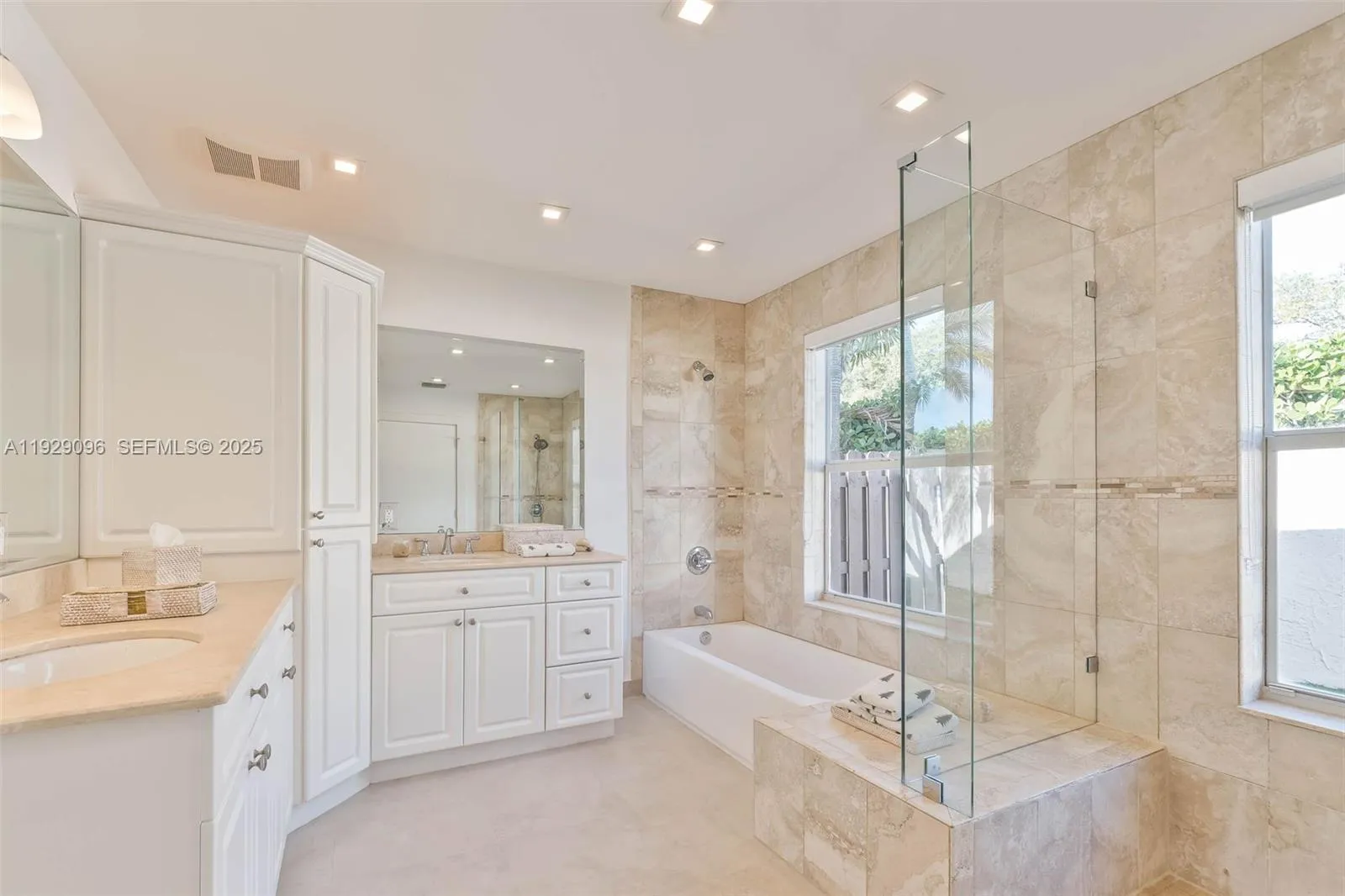 Miami, Florida 33176, United States, 4 Bedrooms Bedrooms, ,2 BathroomsBathrooms,Residential,Active,255144