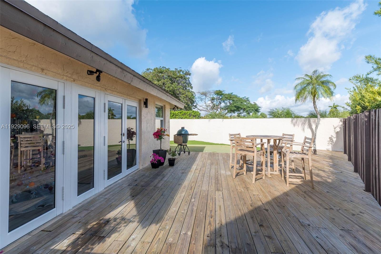 BRIAR LAKE - Residential