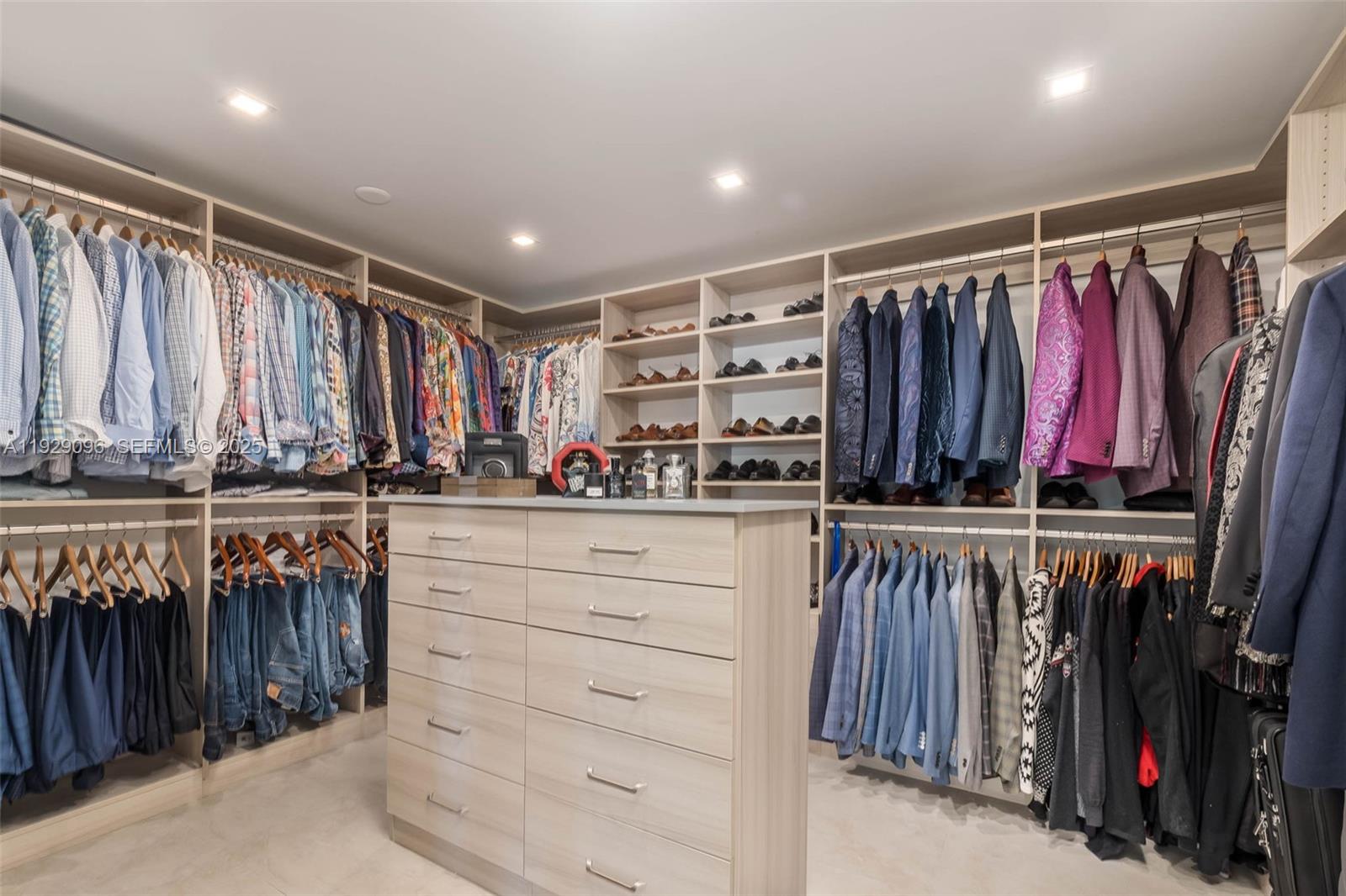 BRIAR LAKE - Residential