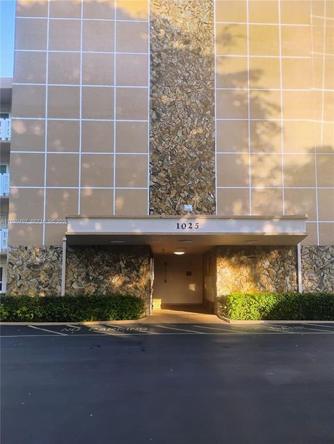 Photo of 1025 SE 2nd Ave, Dania Beach, FL 33004 (MLS # A11939497)