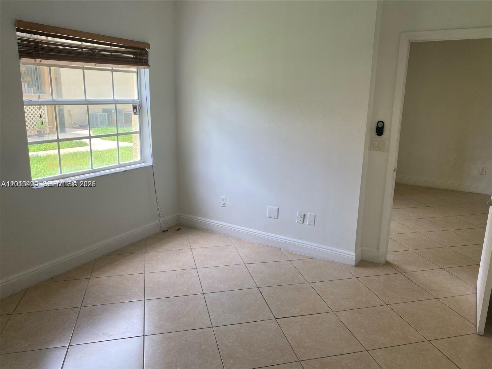 LA HACIENDA COUNTRY CLUB - Residential Lease