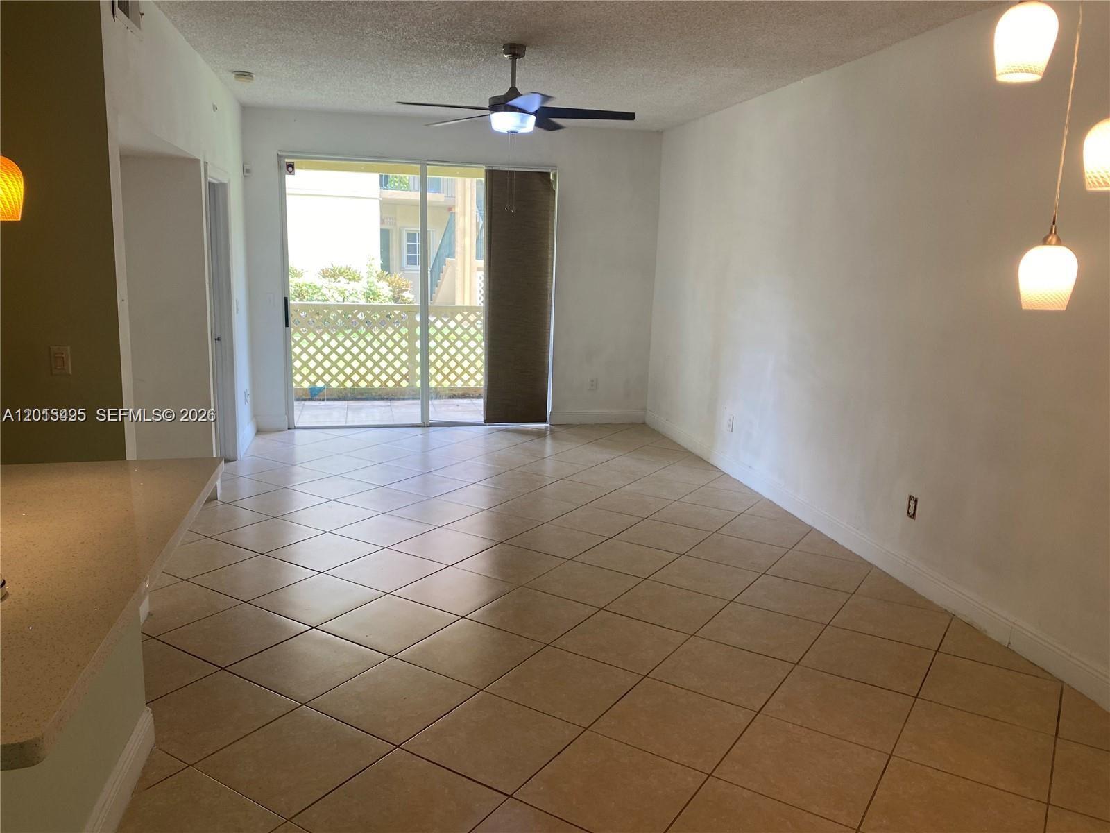 LA HACIENDA COUNTRY CLUB - Residential Lease