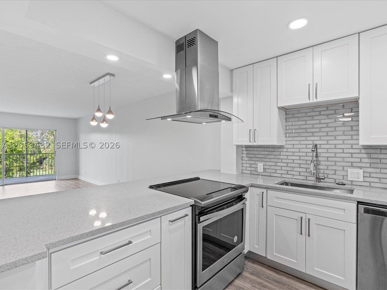 3150 N Palm Aire Dr 406
