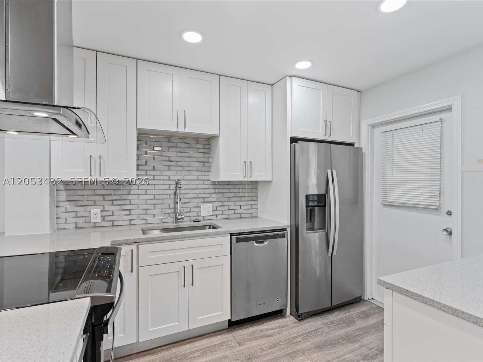 3150 N Palm Aire Dr 406