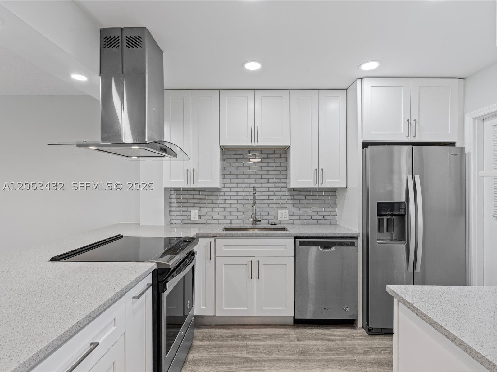 3150 N Palm Aire Dr 406