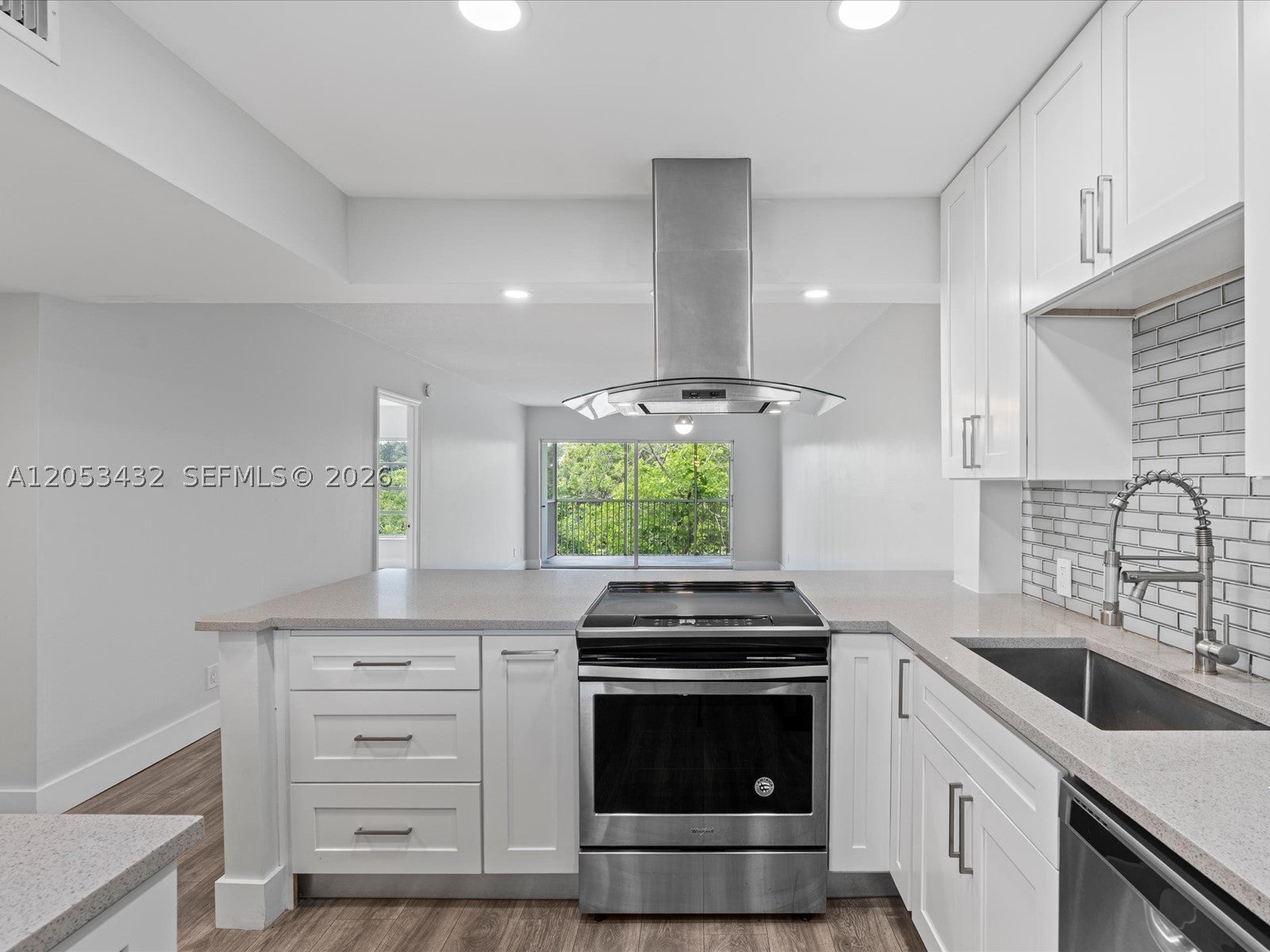 3150 N Palm Aire Dr 406